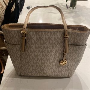 Michael Kors East West Jet Top Zip Tote